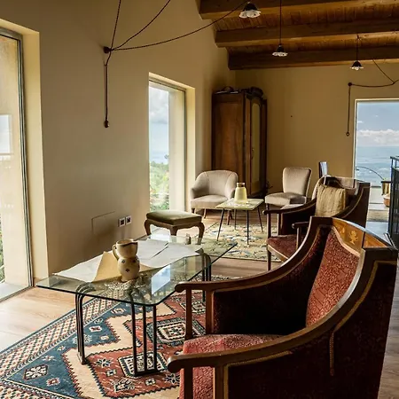 Boscoscuro Farm stay *